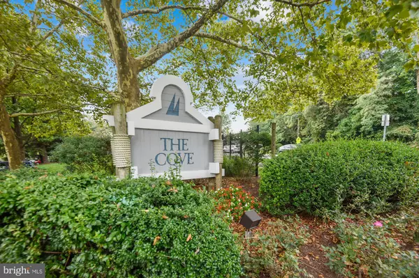 Falls Church, VA 22042,7592-K LAKESIDE VILLAGE DR