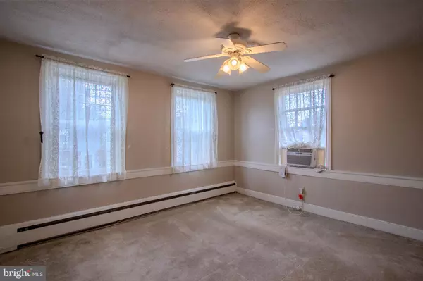 Womelsdorf, PA 19567,16 MAIN ST