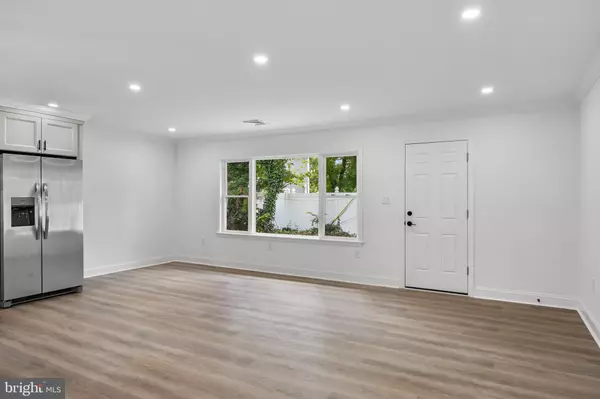 Willingboro, NJ 08046,74 BALFOUR LN