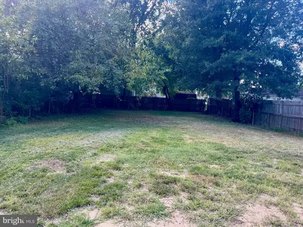 Laurel, MD 20707,8615 LOCUST GROVE DR