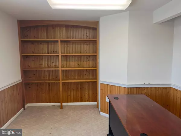 Ephrata, PA 17522,1656 W MAIN ST