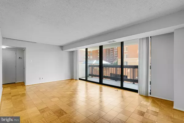 Arlington, VA 22203,3800 FAIRFAX DR #107