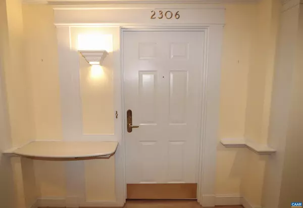 Charlottesville, VA 22903,500 CRESTWOOD DR #2306