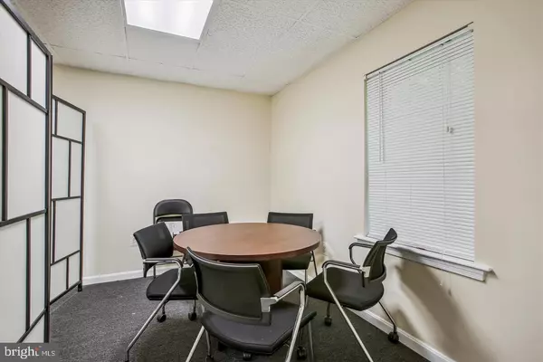 Springfield, VA 22151,5524-300 NW HEMPSTEAD WAY #23G