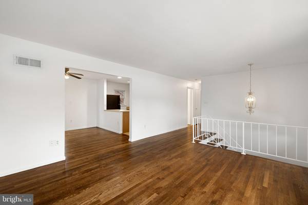 Woodbridge, VA 22193,13652 KINGSMAN RD