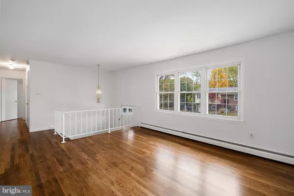 Woodbridge, VA 22193,13652 KINGSMAN RD