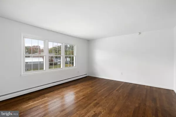 Woodbridge, VA 22193,13652 KINGSMAN RD