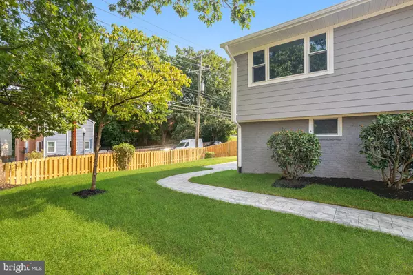 Arlington, VA 22204,1601 S STAFFORD ST