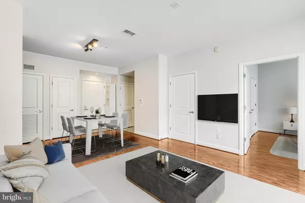 Arlington, VA 22203,820 N POLLARD ST #915