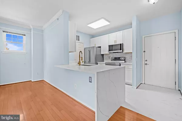 Mclean, VA 22102,1600 SPRING GATE DR #2416