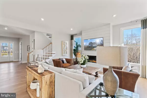 Waldorf, MD 20603,10394 HALMSTAD DR