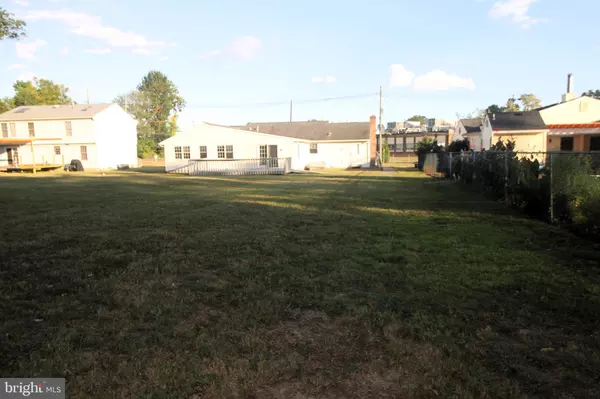Trenton, NJ 08628,933 LOWER FERRY RD