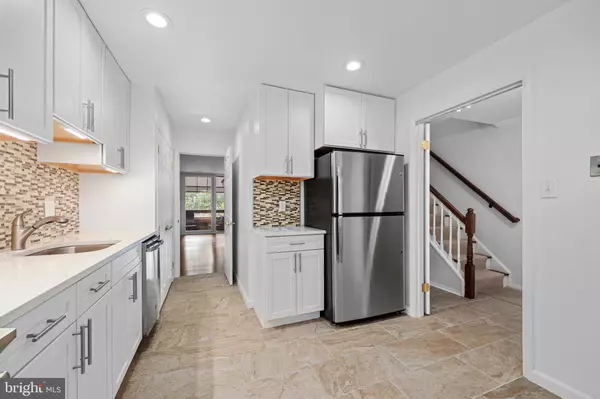 Arlington, VA 22202,1655 S HAYES ST #2