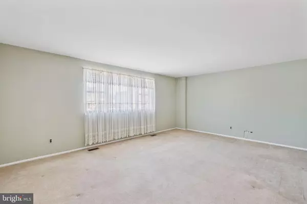 Philadelphia, PA 19116,262 HENDRIX ST