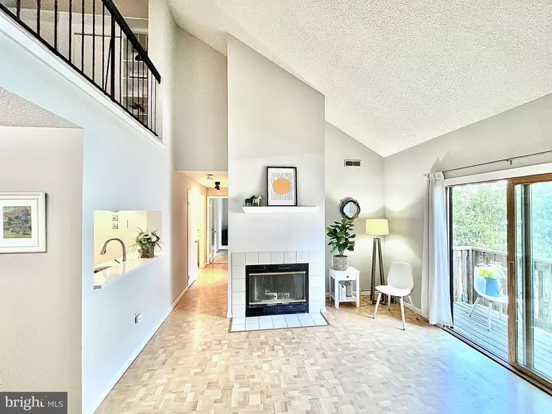 5218 RAVENS CREST DR, Plainsboro, NJ 08536