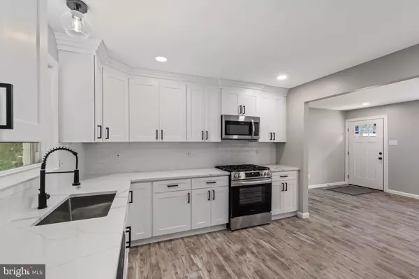 Clementon, NJ 08021,93 HIGGINS AVE