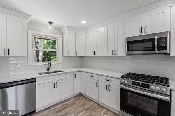 Clementon, NJ 08021,93 HIGGINS AVE