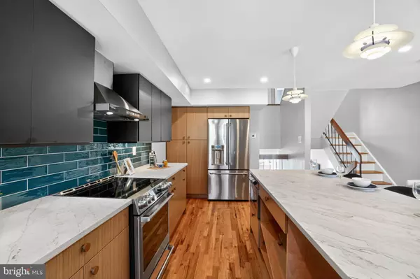 Philadelphia, PA 19130,762 N TAYLOR ST