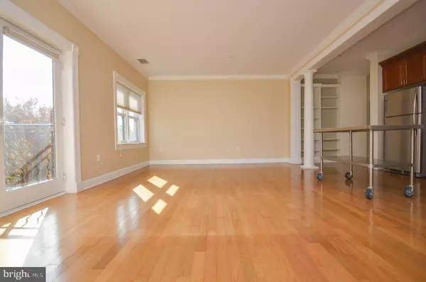 Washington, DC 20002,401 13TH ST NE #408