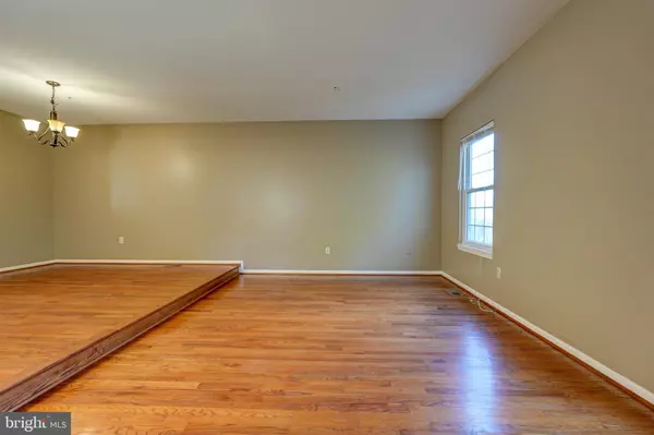 Laurel, MD 20707,14321 OXFORD DR