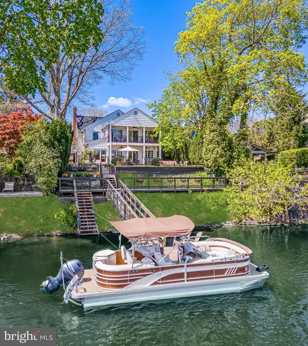 64 N MAIN ST, New Hope, PA 18938