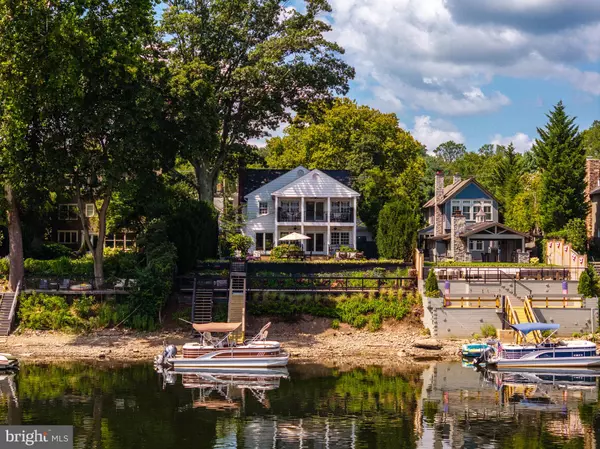 New Hope, PA 18938,64 N MAIN ST