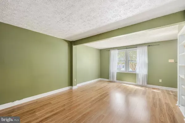 Springfield, VA 22153,8101 PARKDALE CT