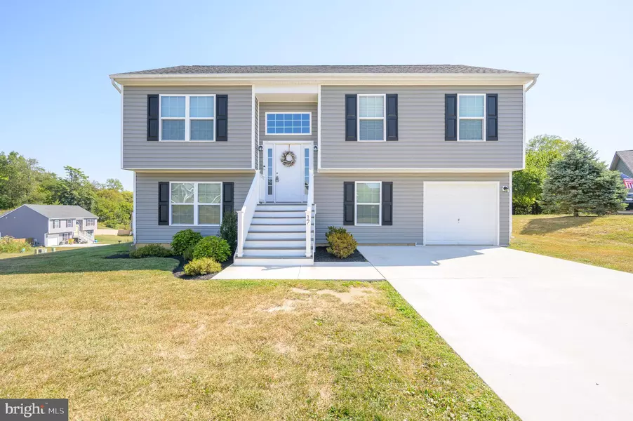 17 INFANTRY CT, Hedgesville, WV 25427