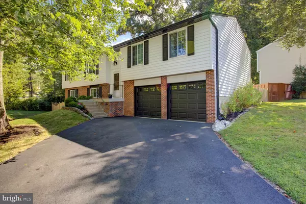 9744 WATER OAK DR, Fairfax, VA 22031