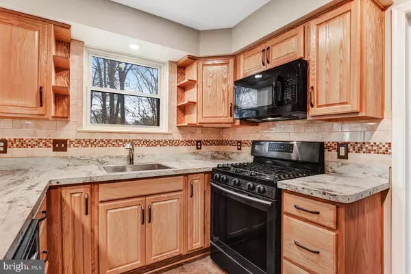 Fairfax, VA 22032,5370 GAINSBOROUGH DR