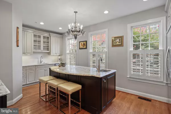 1223 ROUNDHOUSE LN, Alexandria, VA 22314