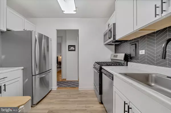 Alexandria, VA 22304,5340 HOLMES RUN PKWY #802