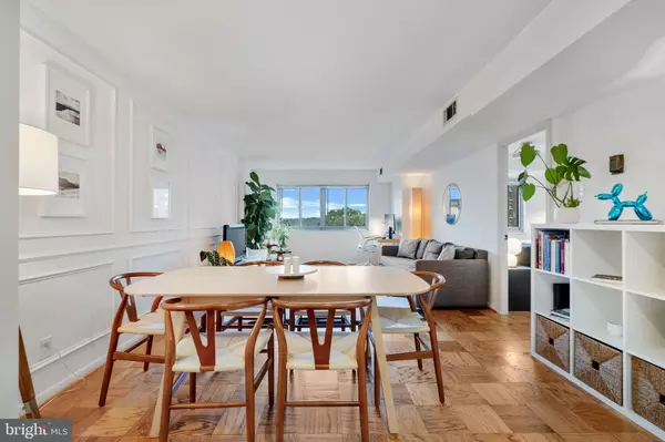 Alexandria, VA 22304,5340 HOLMES RUN PKWY #802