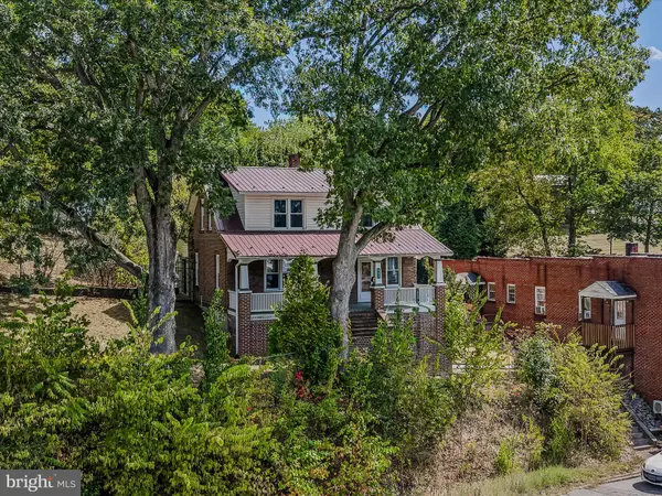 Berkeley Springs, WV 25411,687 S WASHINGTON ST