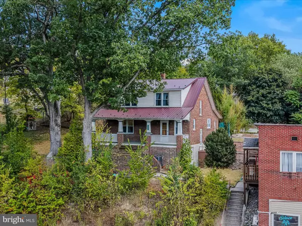 Berkeley Springs, WV 25411,687 S WASHINGTON ST