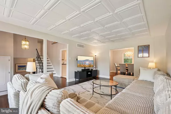 Warrington, PA 18976,1704 LARUE LN