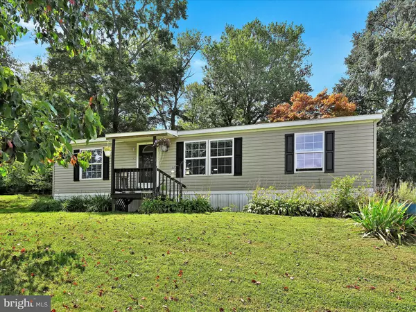 60 HEMLOCK DR, Felton, PA 17322