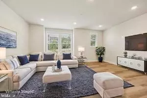 Alexandria, VA 22306,7355 MOUNTAINEER DR