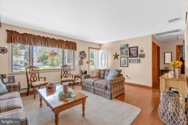 Toms River, NJ 08753,106 LONNY CT