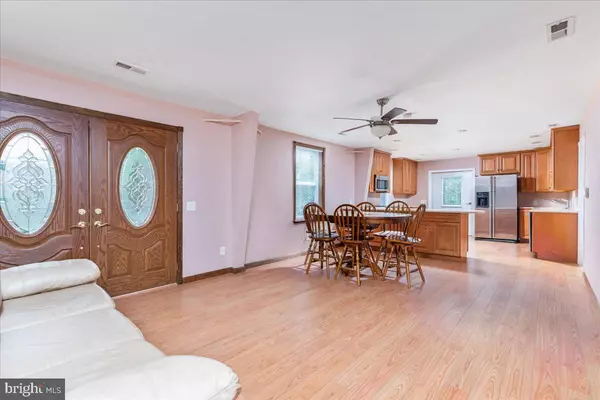 Luray, VA 22835,563 PARK VIEW DR