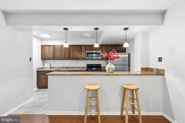 Alexandria, VA 22303,2609 WAGON DR #354