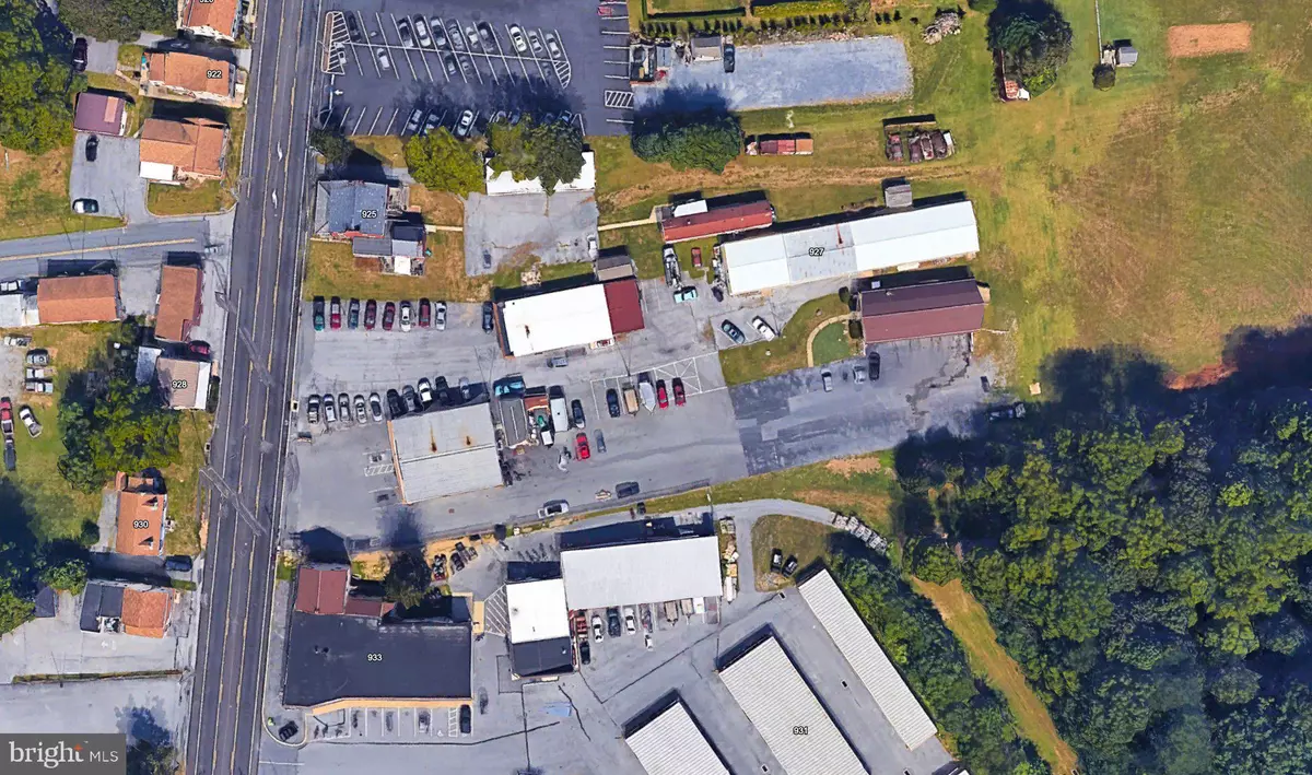 Lititz, PA 17543,929 LITITZ PIKE