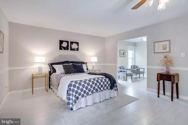 Vienna, VA 22182,1807 BATTEN HOLLOW RD