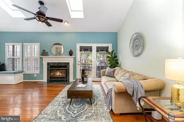 Alexandria, VA 22315,7749 EFFINGHAM SQ