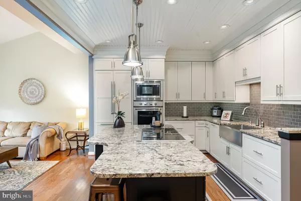 7749 EFFINGHAM SQ, Alexandria, VA 22315