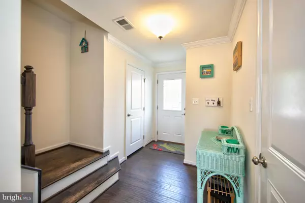 Dundalk, MD 21222,8203 SEAWORTHY WAY