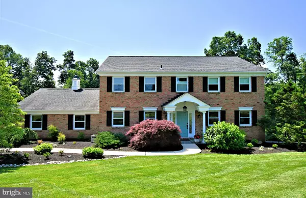 912 SAINT CLAIRE LN, Harleysville, PA 19438