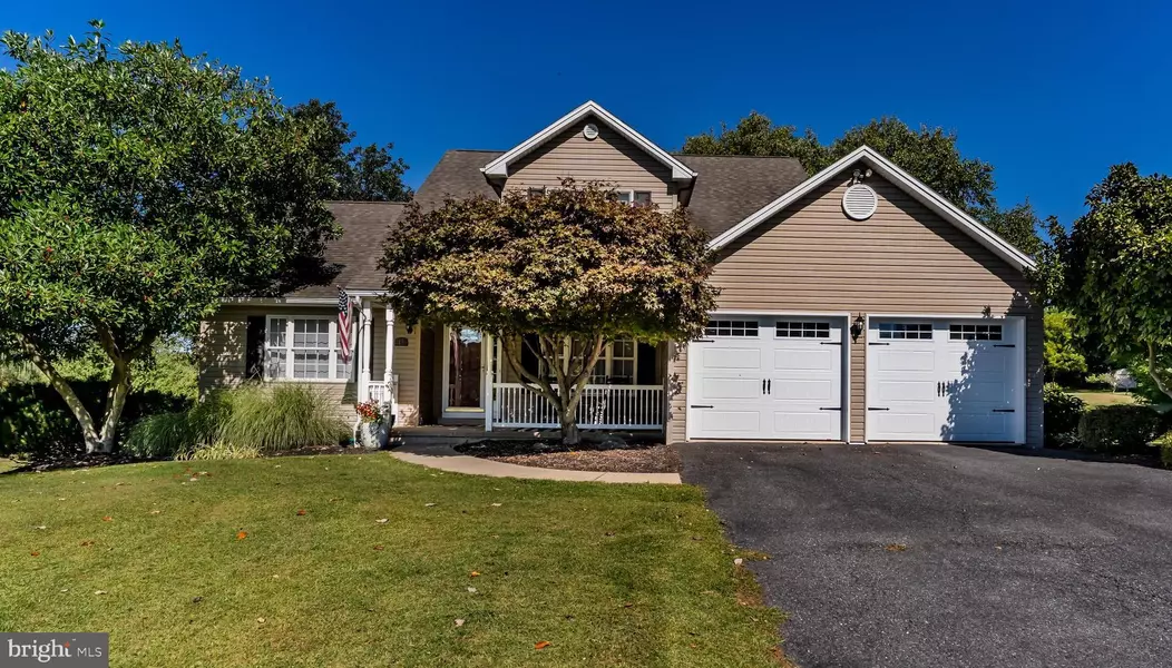 15 ORCHARD DR, Dillsburg, PA 17019