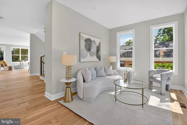 Washington, DC 20016,5310 CATHEDRAL AVE NW