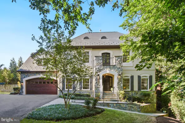 4621 24TH RD N, Arlington, VA 22207